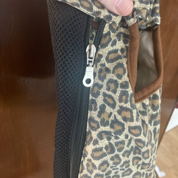 Lightly Used Dog Carrier - Read ALL info. - Picture 6 of 8